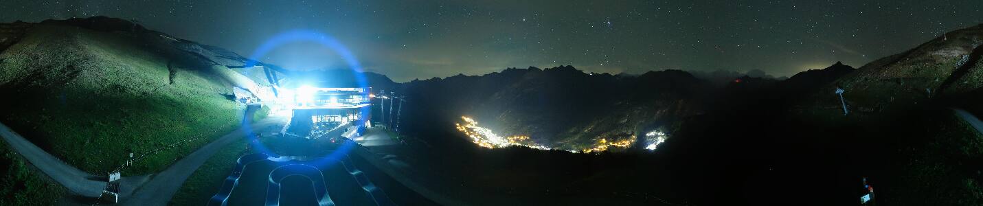Sölden Gaislachkogelbahn Mittelstation snow cam captured at 17 September 2026 at 11:54 pm GMT+2