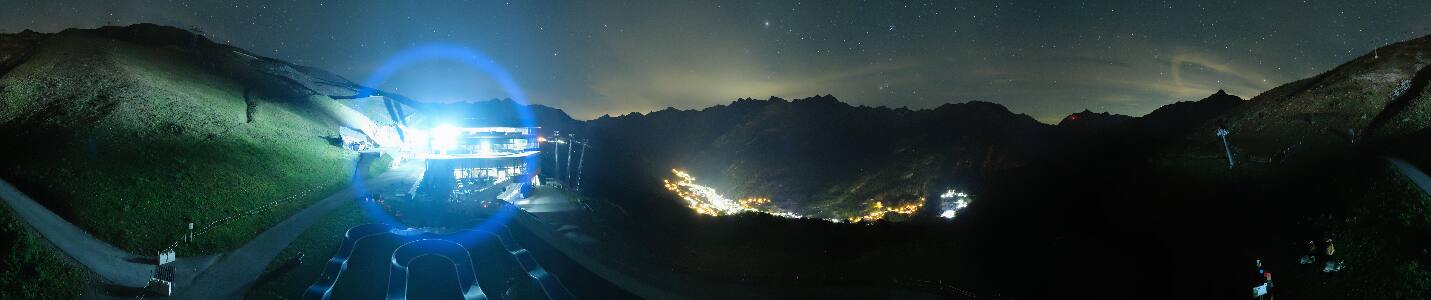 Sölden Gaislachkogelbahn Mittelstation snow cam captured at 19 September 2026 at 11:59 pm GMT+2