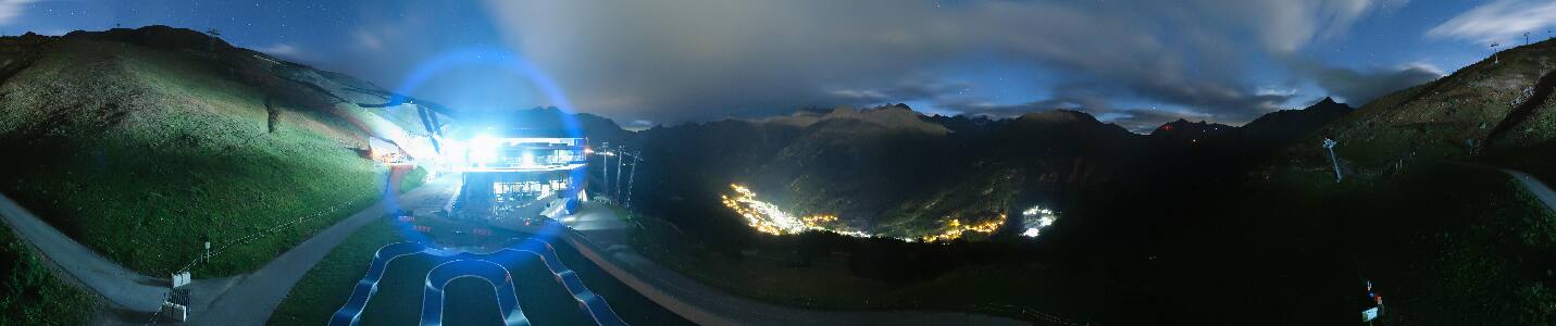 Sölden Gaislachkogelbahn Mittelstation snow cam captured at 20 September 2026 at 11:55 pm GMT+2