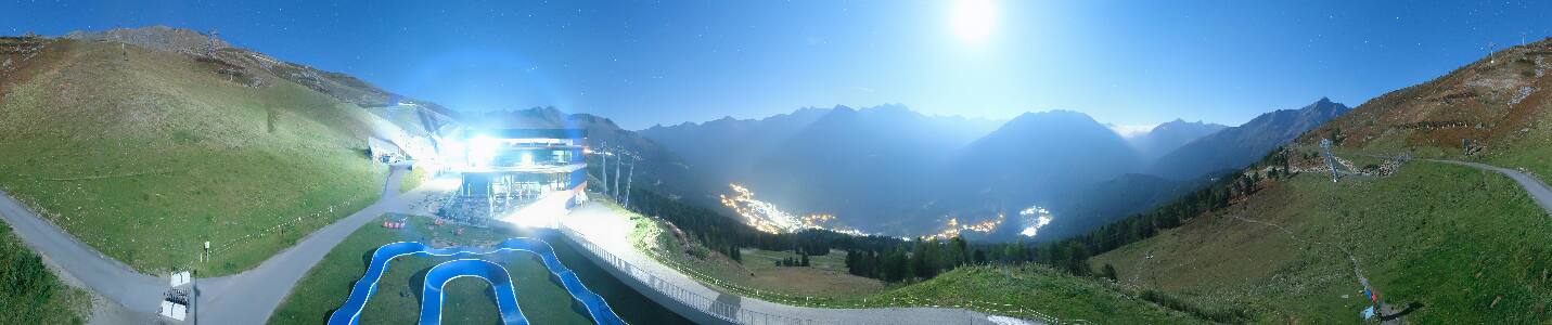 Sölden Gaislachkogelbahn Mittelstation snow cam captured at 30 September 2026 at 11:36 pm GMT+2