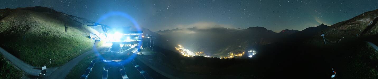 Sölden Gaislachkogelbahn Mittelstation snow cam captured at 3 October 2026 at 11:56 pm GMT+2