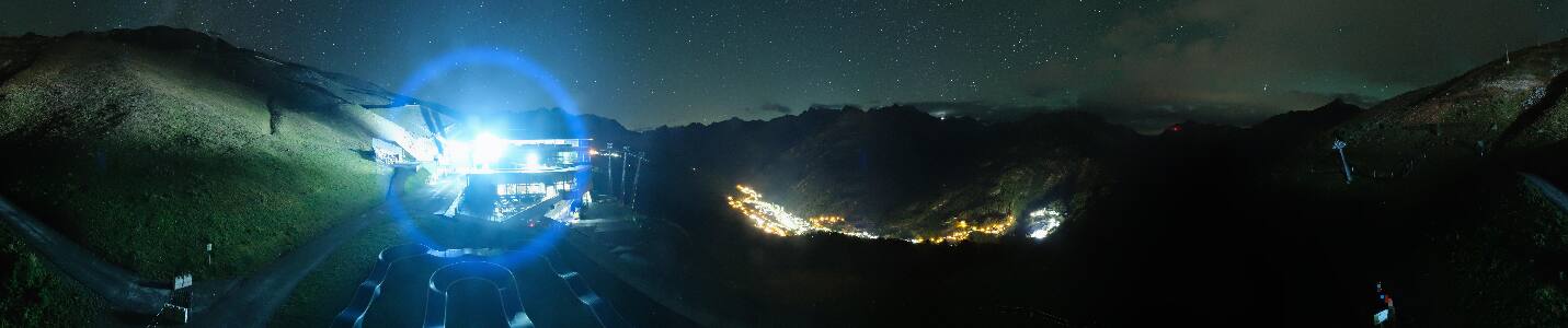 Sölden Gaislachkogelbahn Mittelstation snow cam captured at 5 October 2026 at 11:59 pm GMT+2