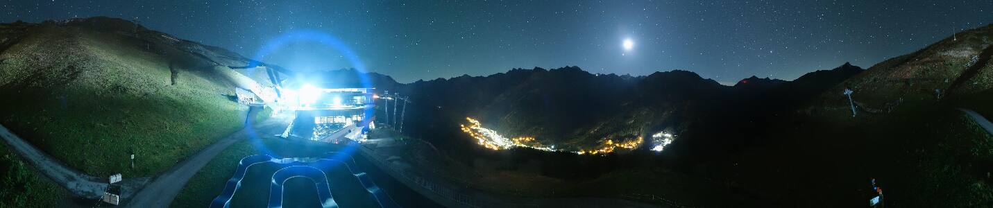 Sölden Gaislachkogelbahn Mittelstation snow cam captured at 6 October 2026 at 4:04 am GMT+2