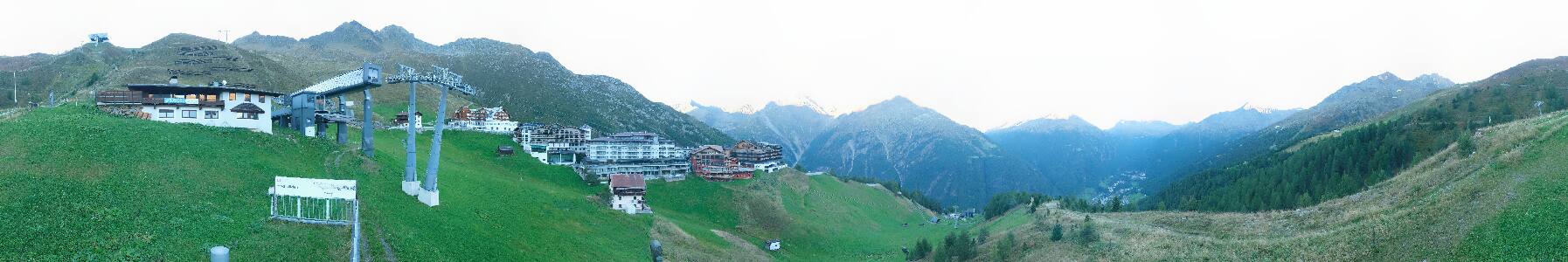 Sölden Hochsölden snow cam captured at 15 September 2026 at 7:15 pm GMT+2