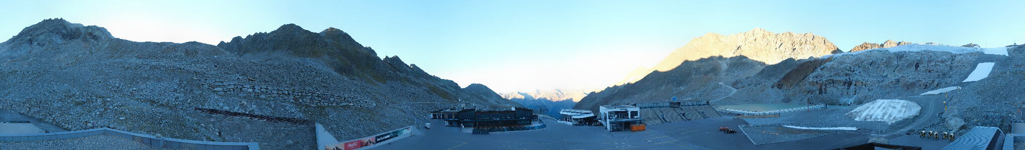 Sölden Rettenbachferner snow cam captured at 15 September 2026 at 7:15 pm GMT+2