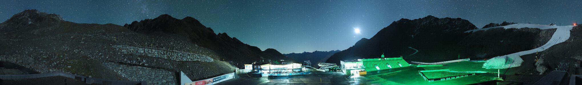 Sölden Rettenbachferner snow cam captured at 6 October 2026 at 4:04 am GMT+2