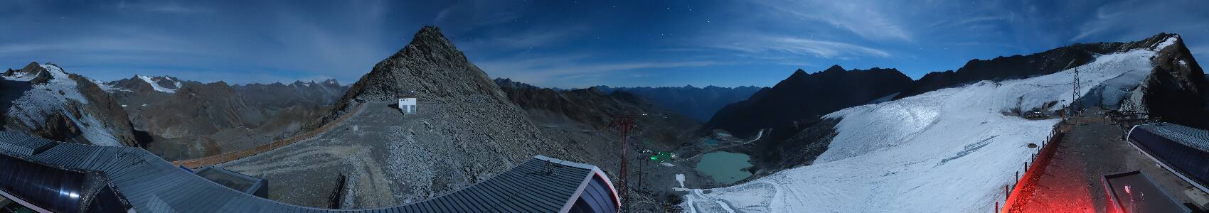 Sölden Schwarze Schneid snow cam captured at 29 September 2026 at 11:45 pm GMT+2