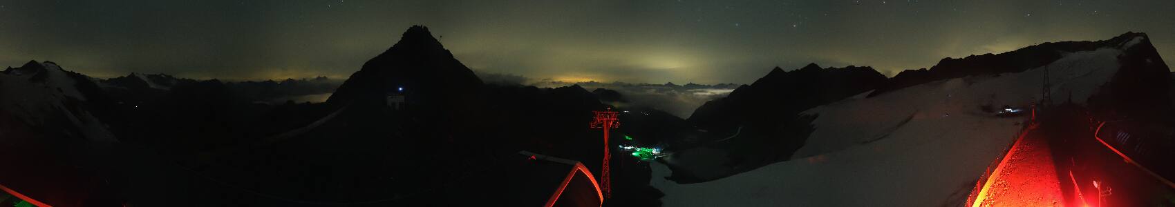 Sölden Schwarze Schneid snow cam captured at 4 October 2026 at 11:52 pm GMT+2