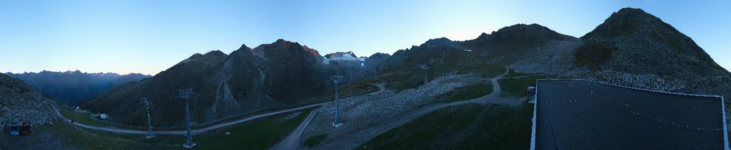Sölden Schwarzkogl Talstation snow cam captured at 15 September 2026 at 7:26 pm GMT+2