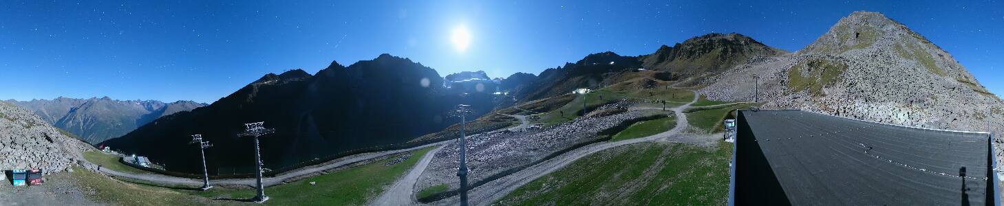 Sölden Schwarzkogl Talstation snow cam captured at 22 September 2026 at 11:57 pm GMT+2