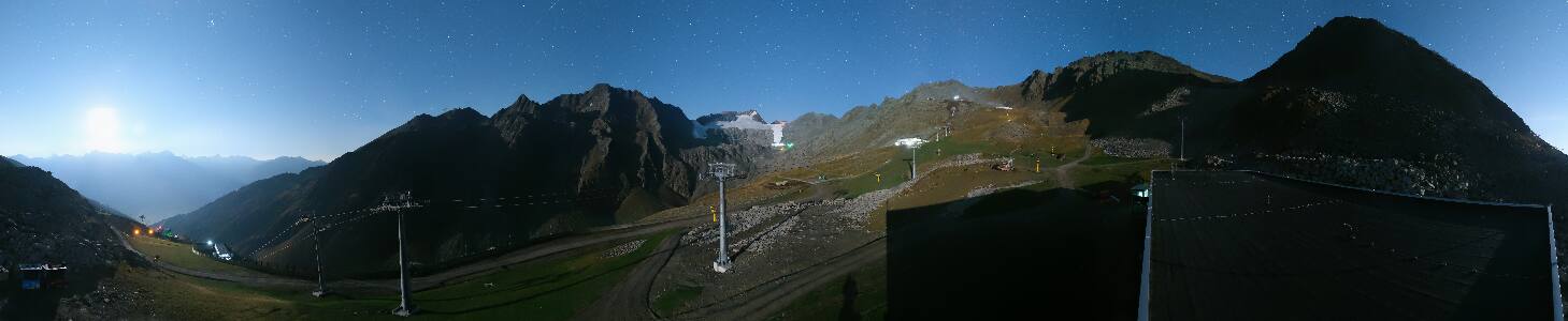 Sölden Schwarzkogl Talstation snow cam captured at 2 October 2026 at 11:47 pm GMT+2
