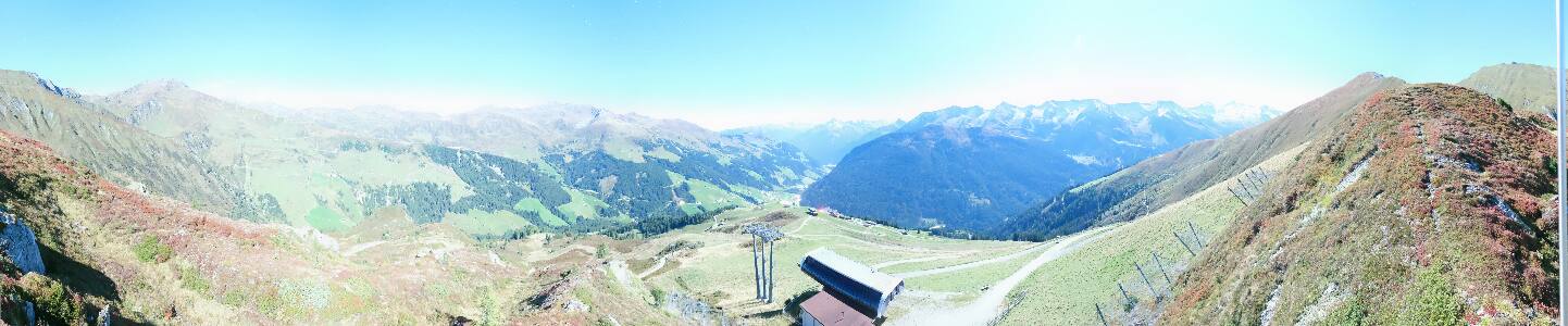 Tux Eggalm snow cam captured at 25 September 2026 at 11:58 pm GMT+2