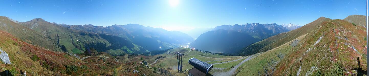 Tux Eggalm snow cam captured at 30 September 2026 at 11:36 pm GMT+2