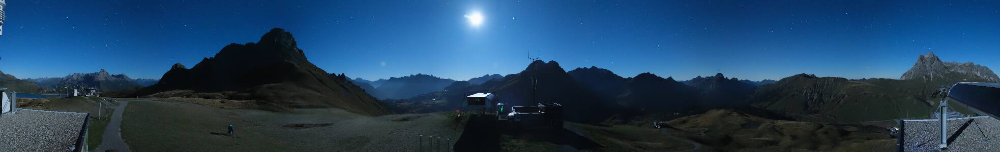 Warth-Schröcken Saloberjet snow cam captured at 22 September 2026 at 11:52 pm GMT+2