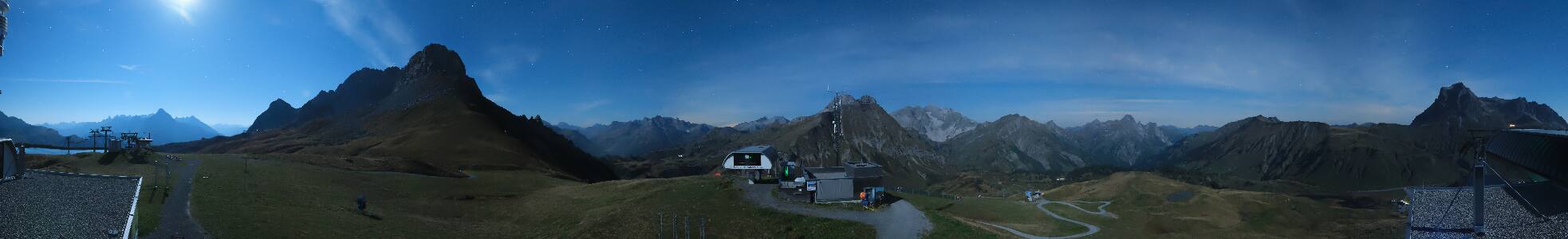 Warth-Schröcken Saloberjet snow cam captured at 30 September 2026 at 11:45 pm GMT+2