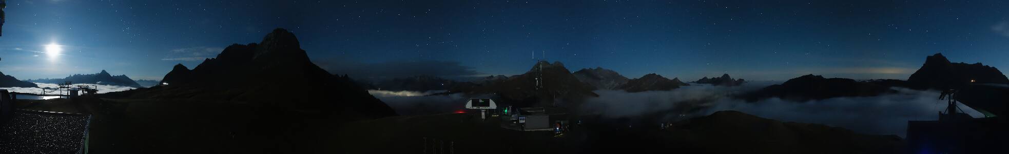 Warth-Schröcken Saloberjet snow cam captured at 2 October 2026 at 11:46 pm GMT+2
