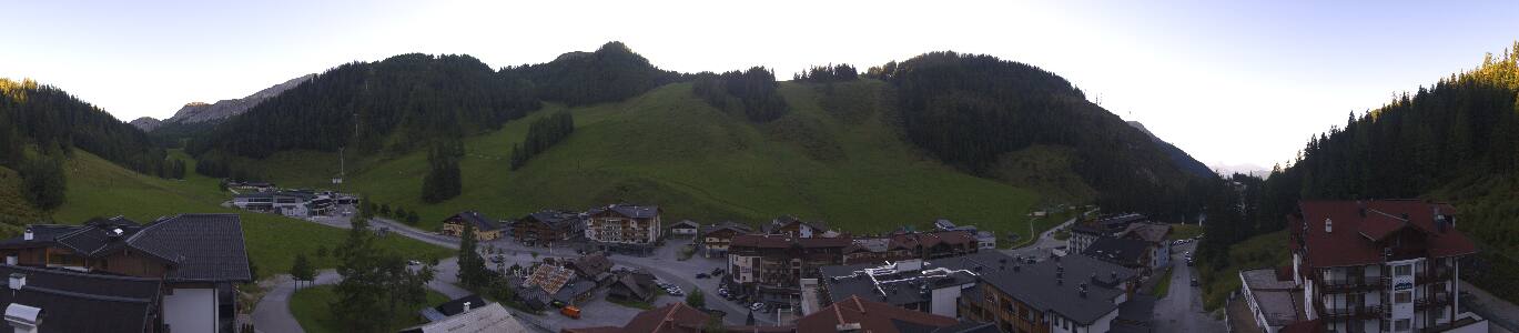 Zauchensee Hotel Alpenhof snow cam captured at 15 September 2026 at 6:12 pm GMT+2