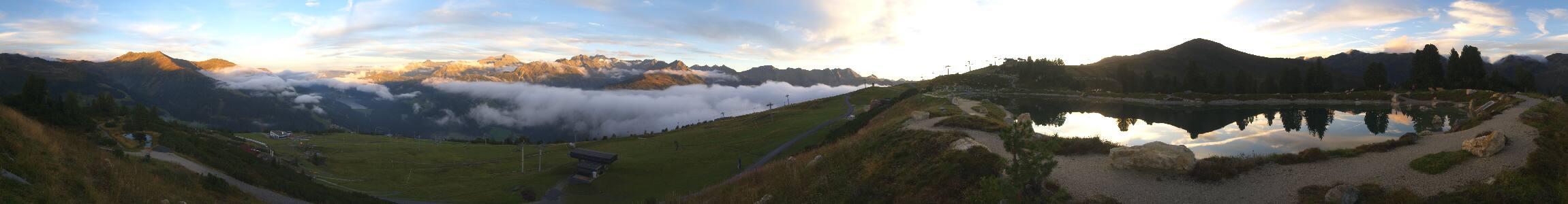 Zillertal Arena Gerlos Latschensee snow cam captured at 11 September 2026 at 7:22 pm GMT+2