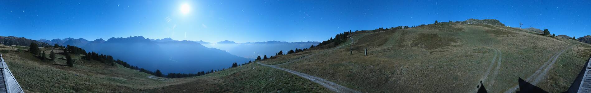 Zillertal Arena Kreuzwiese snow cam captured at 22 September 2026 at 11:53 pm GMT+2