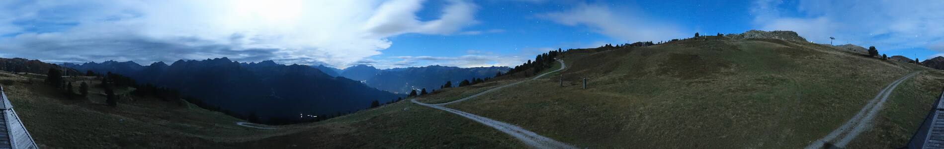 Zillertal Arena Kreuzwiese snow cam captured at 23 September 2026 at 11:57 pm GMT+2