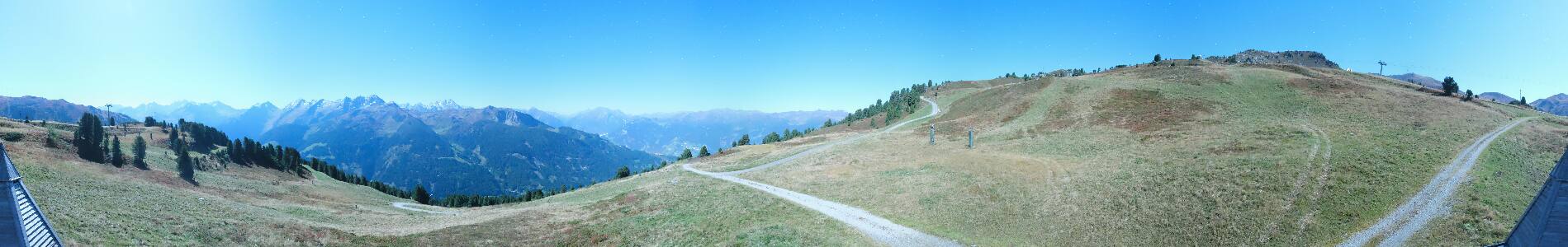 Zillertal Arena Kreuzwiese snow cam captured at 28 September 2026 at 11:53 pm GMT+2