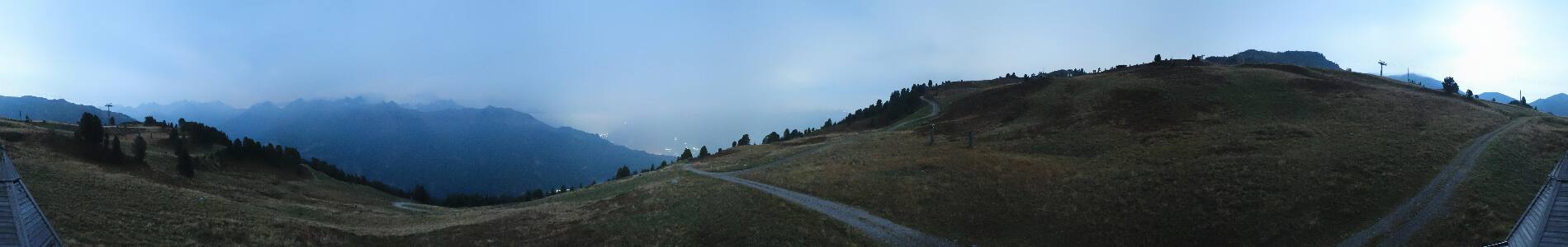 Zillertal Arena Kreuzwiese snow cam captured at 1 October 2026 at 11:47 pm GMT+2