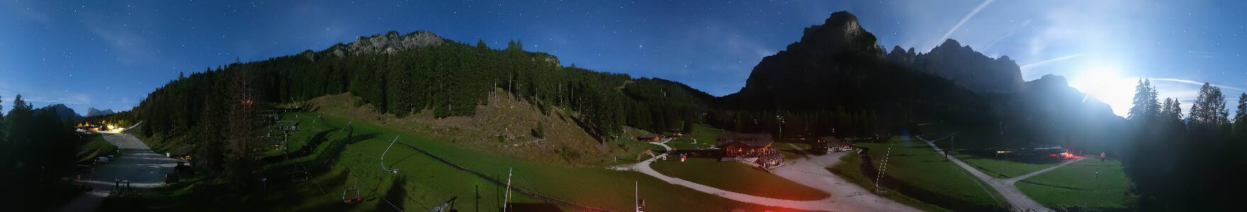Alleghe Piani di Pezze snow cam captured at 21 September 2026 at 11:52 pm GMT+2