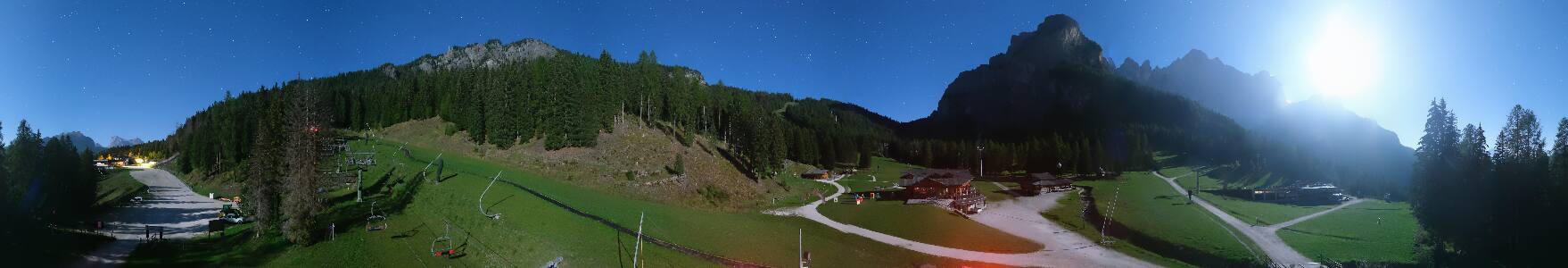Alleghe Piani di Pezze snow cam captured at 22 September 2026 at 11:50 pm GMT+2