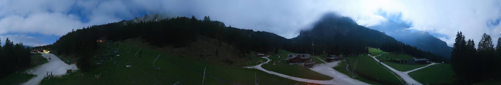 Alleghe Piani di Pezze snow cam captured at 25 September 2026 at 11:56 pm GMT+2