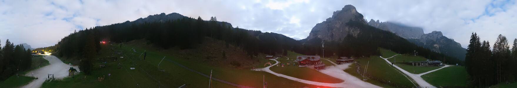 Alleghe Piani di Pezze snow cam captured at 30 September 2026 at 11:59 pm GMT+2