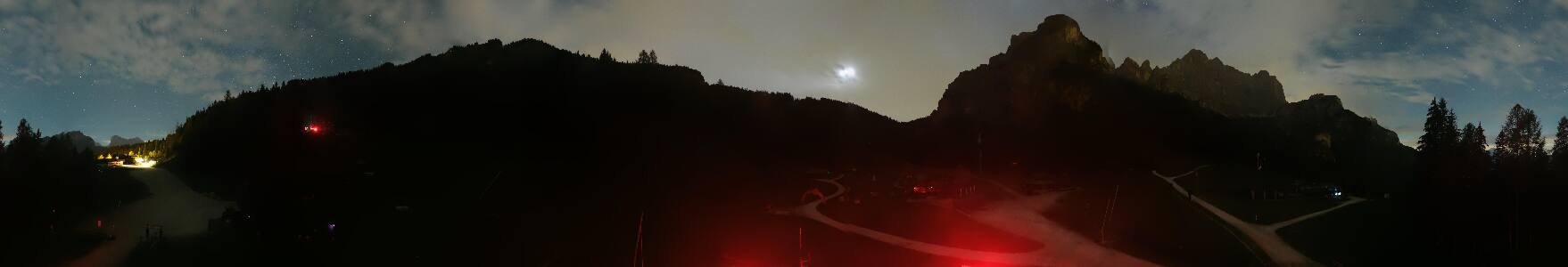 Alleghe Piani di Pezze snow cam captured at 6 October 2026 at 4:42 am GMT+2