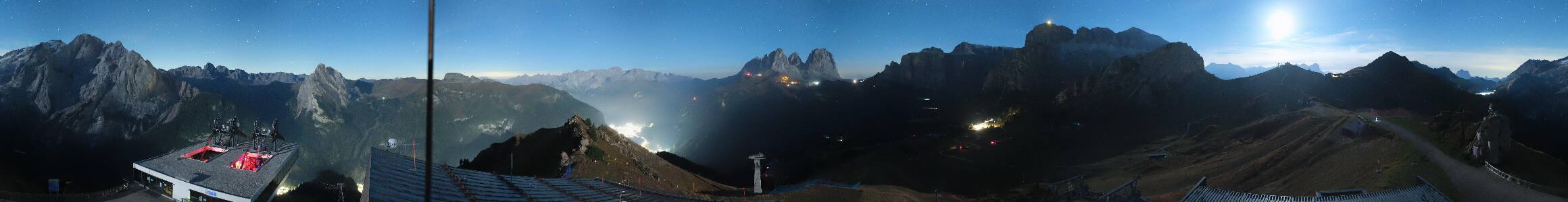 Canazei Col dei Rossi snow cam captured at 2 October 2026 at 11:51 pm GMT+2