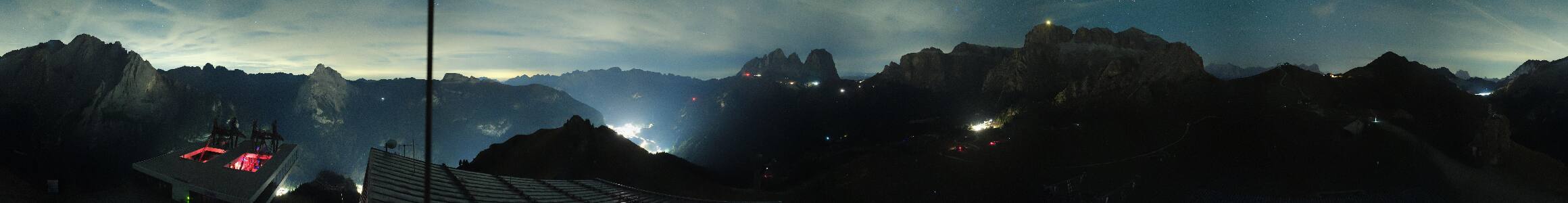 Canazei Col dei Rossi snow cam captured at 4 October 2026 at 11:58 pm GMT+2