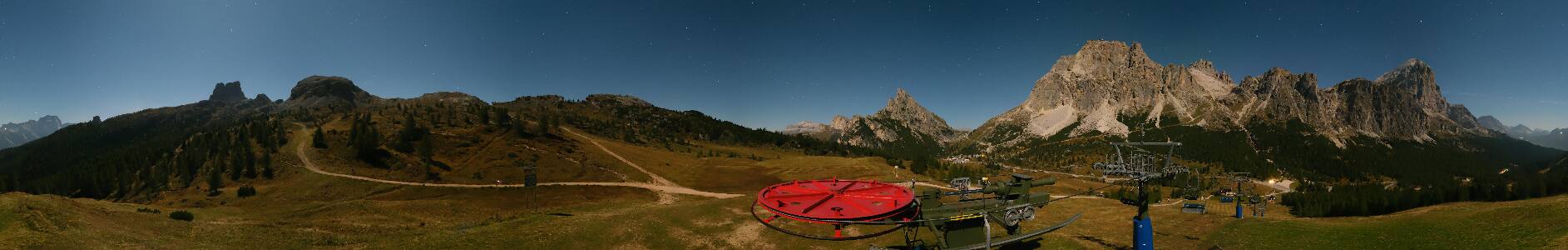 Cortina d'Ampezzo Col Gallina snow cam captured at 27 September 2026 at 11:58 pm GMT+2