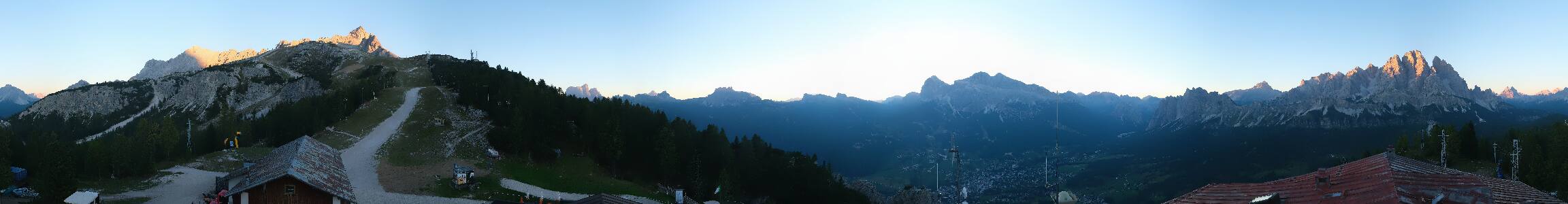 Cortina d'Ampezzo Rifugio Faloria snow cam captured at 15 September 2026 at 7:20 pm GMT+2