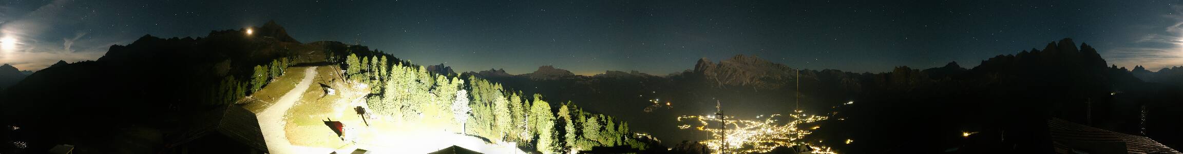 Cortina d'Ampezzo Rifugio Faloria snow cam captured at 2 October 2026 at 11:40 pm GMT+2