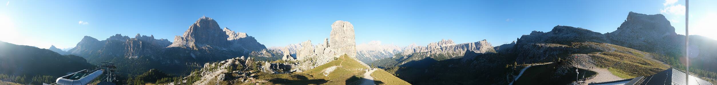 Cortina d’Ampezzo, 5 Torri Cortina d'Ampezzo - 5 Torri (2255m) snow cam captured at 15 September 2026 at 6:14 pm GMT+2