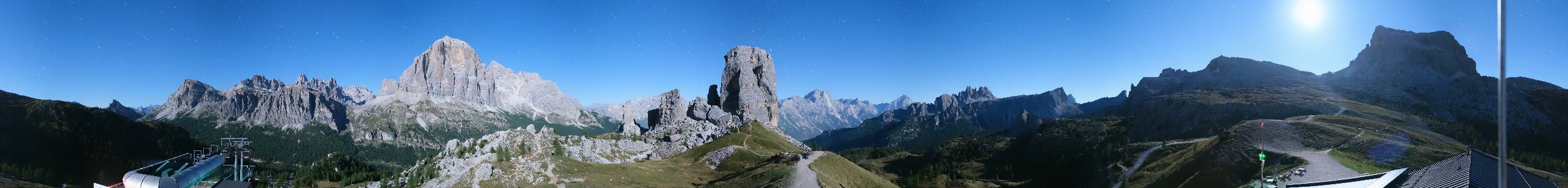 Cortina d’Ampezzo, 5 Torri Cortina d'Ampezzo - 5 Torri (2255m) snow cam captured at 22 September 2026 at 11:54 pm GMT+2
