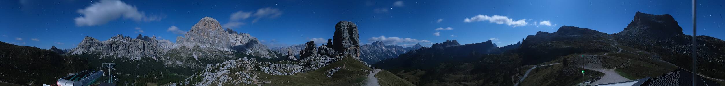 Cortina d’Ampezzo, 5 Torri Cortina d'Ampezzo - 5 Torri (2255m) snow cam captured at 24 September 2026 at 11:51 pm GMT+2