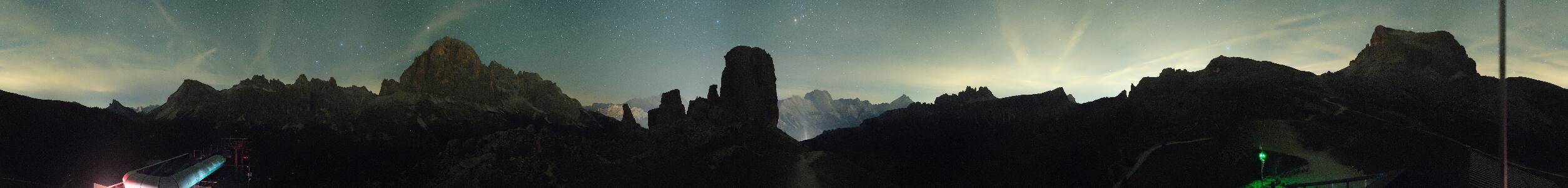 Cortina d’Ampezzo, 5 Torri Cortina d'Ampezzo - 5 Torri (2255m) snow cam captured at 4 October 2026 at 11:50 pm GMT+2