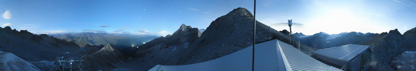 Ghiacciaio Presena Ghiacciaio Presena (3000m) snow cam captured at 20 September 2026 at 11:31 pm GMT+2