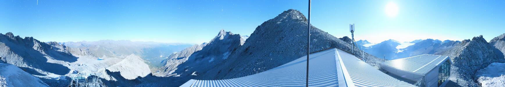 Ghiacciaio Presena Ghiacciaio Presena (3000m) snow cam captured at 22 September 2026 at 11:43 pm GMT+2