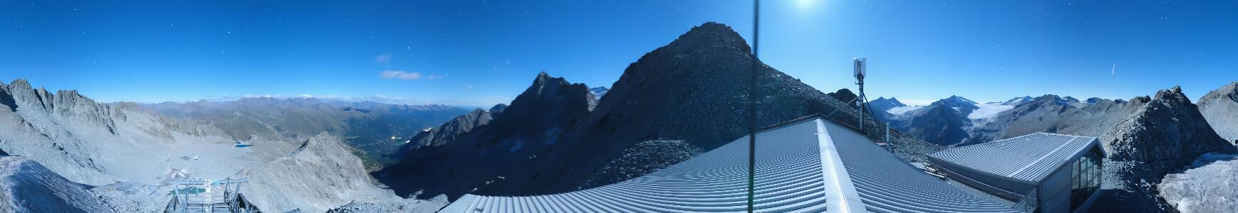 Ghiacciaio Presena Ghiacciaio Presena (3000m) snow cam captured at 24 September 2026 at 11:20 pm GMT+2