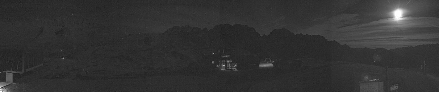 Madonna di Campiglio Madonna di Campiglio Spinale Live 8k snow cam captured at 21 September 2026 at 11:59 pm GMT+2