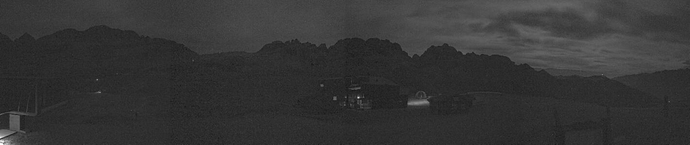 Madonna di Campiglio Madonna di Campiglio Spinale Live 8k snow cam captured at 23 September 2026 at 11:49 pm GMT+2