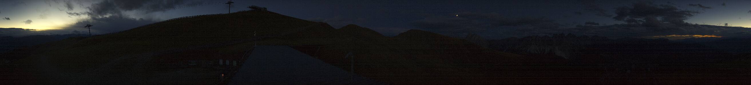 Monte Fana Pfannspitz snow cam captured at 24 September 2026 at 7:40 pm GMT+2