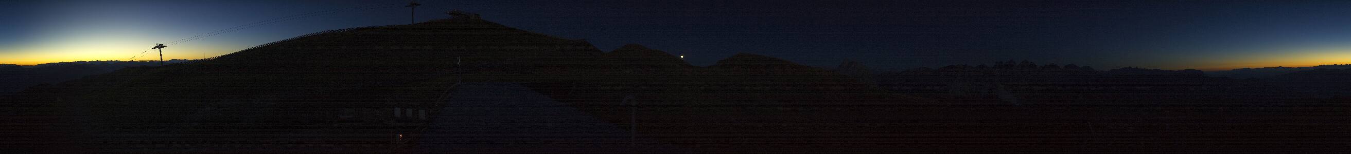 Monte Fana Pfannspitz snow cam captured at 27 September 2026 at 7:40 pm GMT+2