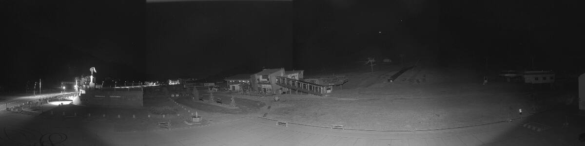 Passo del Tonale Passo del Tonale (1883 m) snow cam captured at 14 September 2026 at 11:58 pm GMT+2