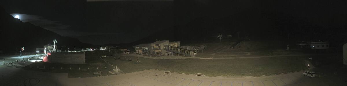 Passo del Tonale Passo del Tonale (1883 m) snow cam captured at 21 September 2026 at 11:50 pm GMT+2