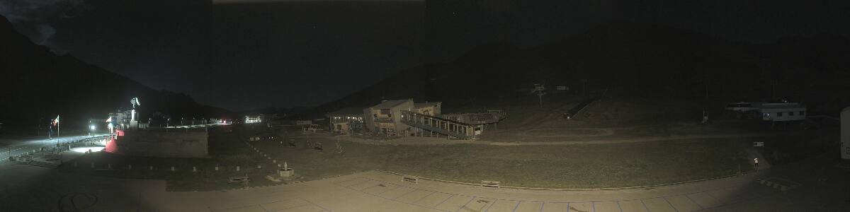 Passo del Tonale Passo del Tonale (1883 m) snow cam captured at 23 September 2026 at 11:52 pm GMT+2